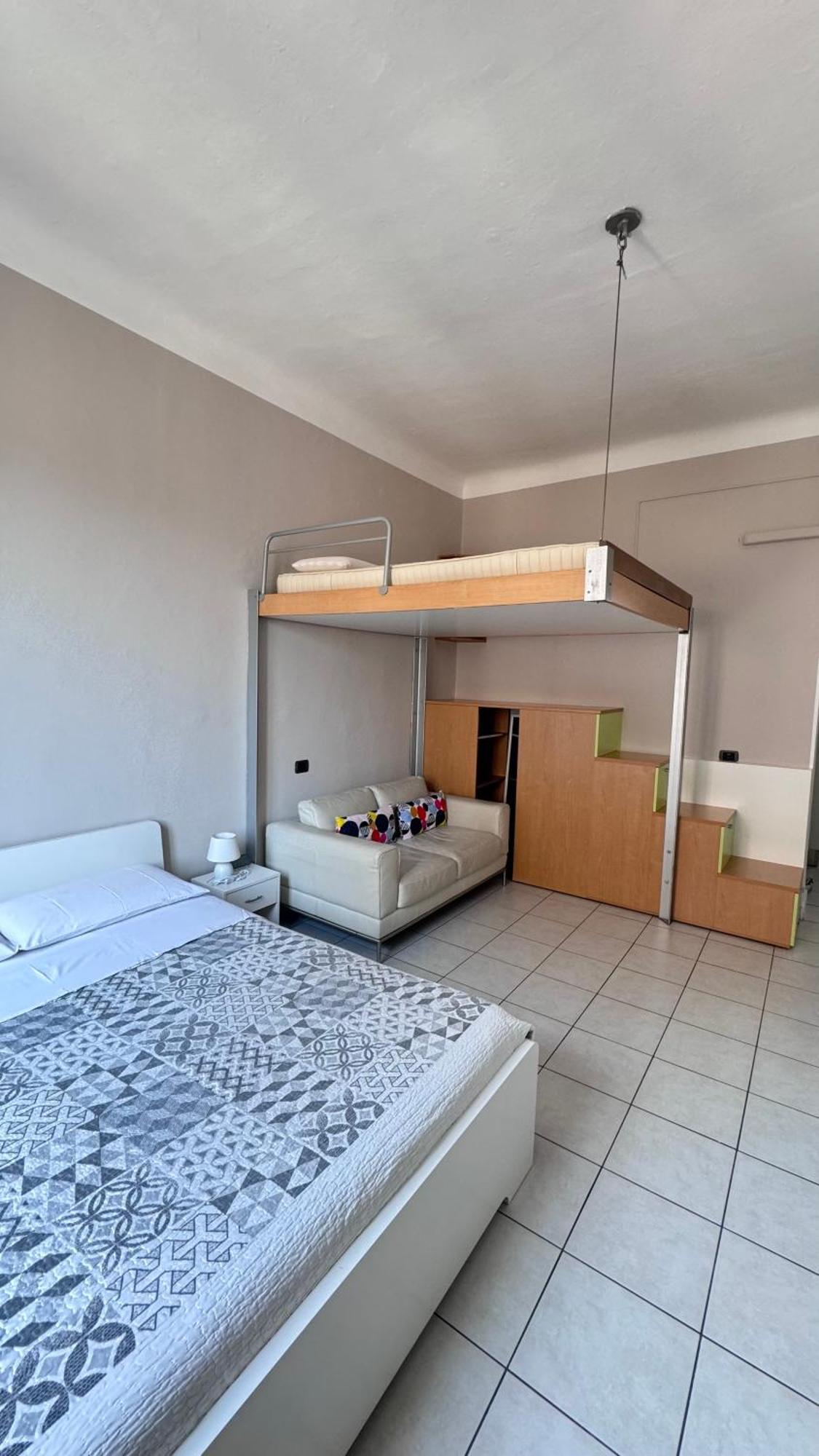 Sawasdee 37 Apartamento Monza Exterior foto